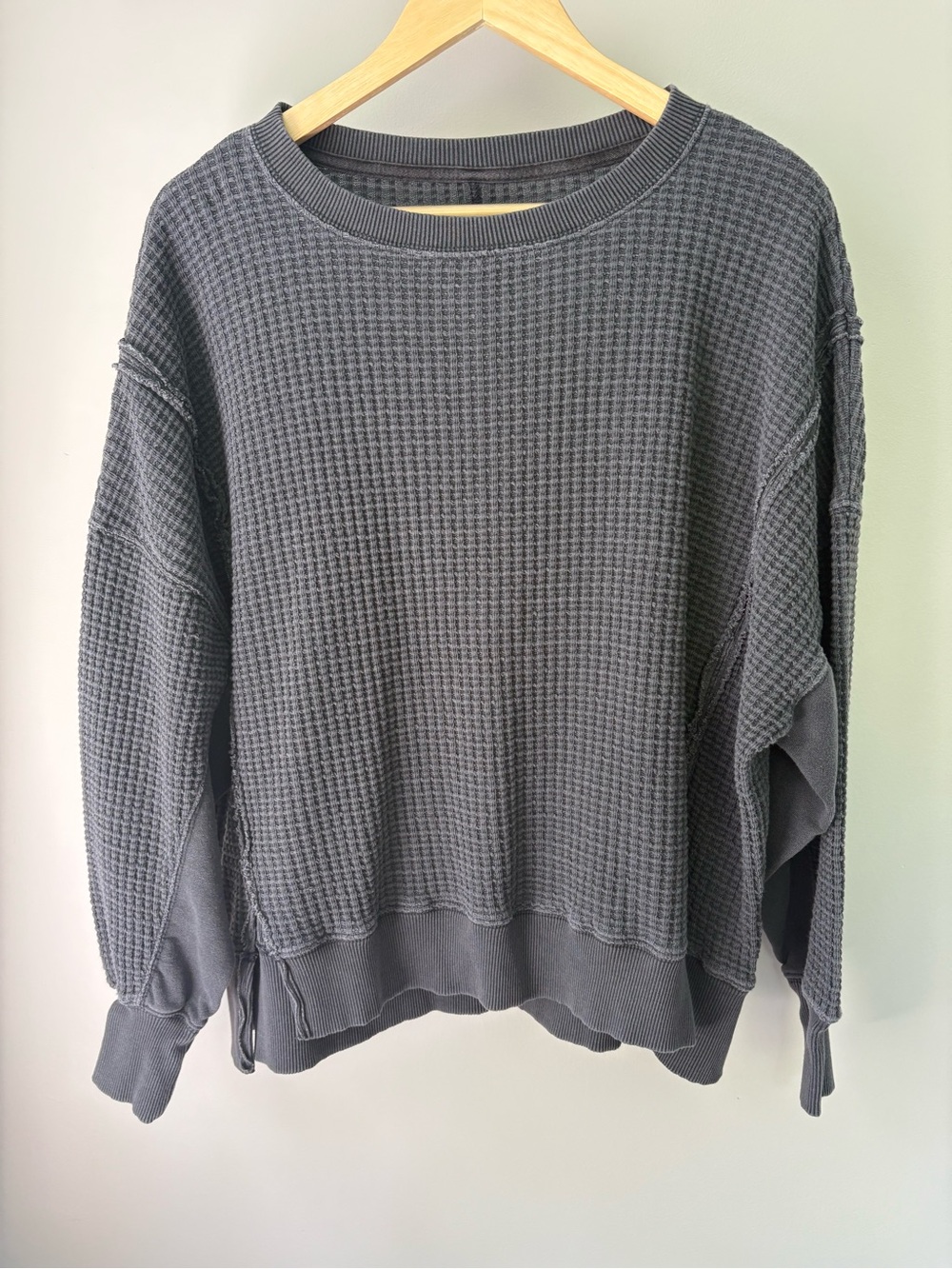 AMERICAN EAGLE This Feels Seriously Lived In Sweater Gray Boxy Oversized Size XS